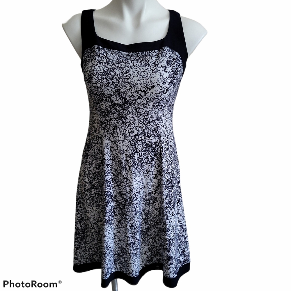 Chaps Sleeveless Dress Black And Off White Floral Size Small